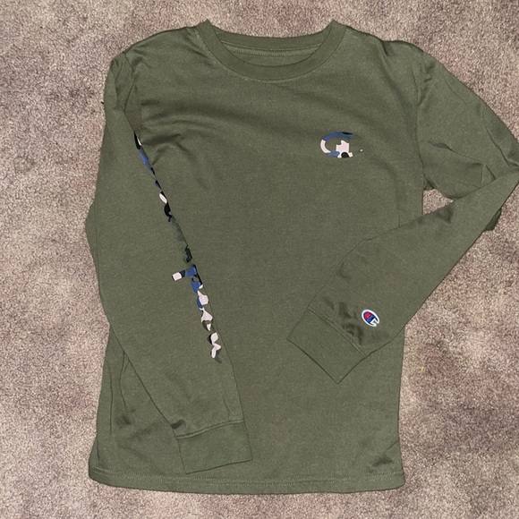 Looks like new / green champion long sleeve shirt - Picture 1 of 3